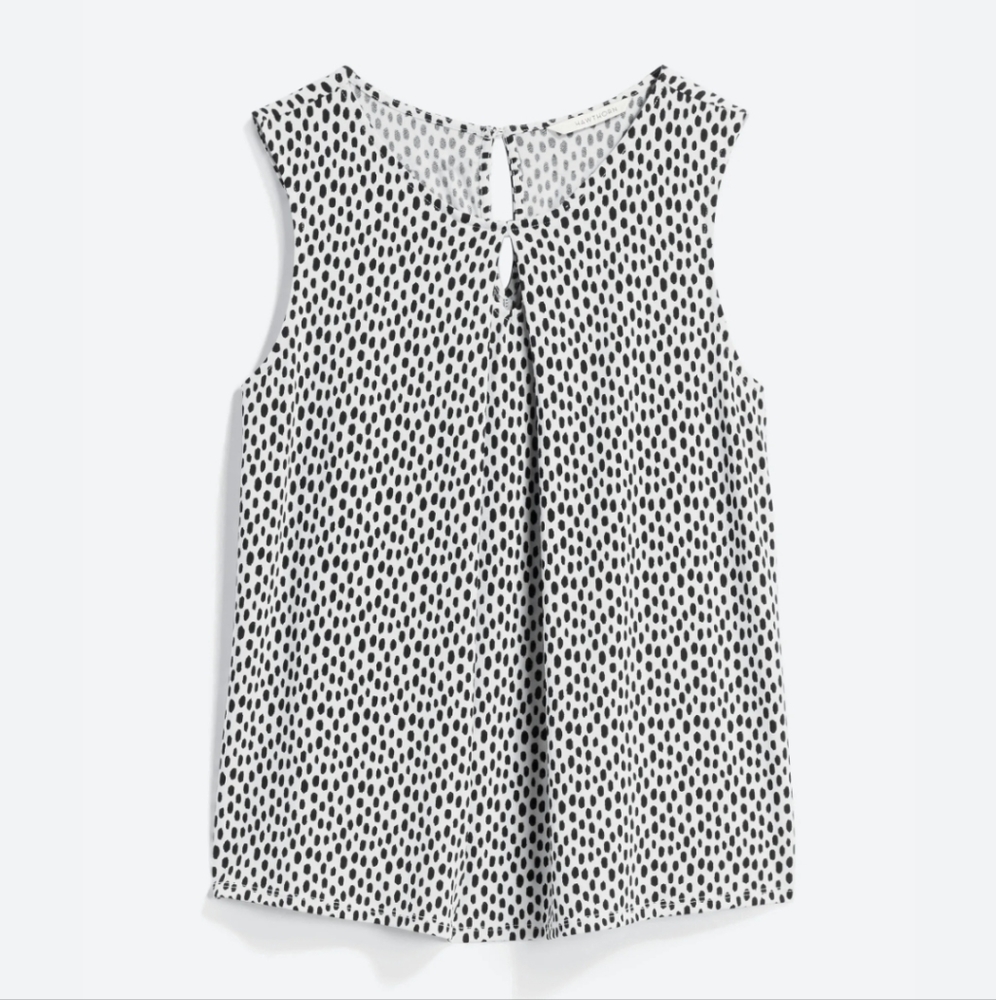 41 Hawthorn Gracy Pleat Keyhole Front Knit Top